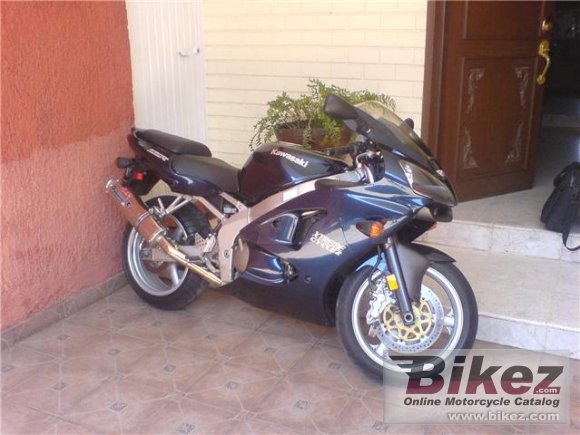 2005 Kawasaki ZZR 600 photo